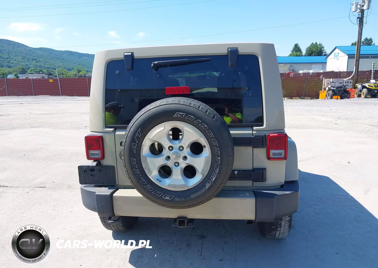 2017 Jeep Wrangler Unlimited Sahara VIN:1C4BJWEG5HL732147 - 16