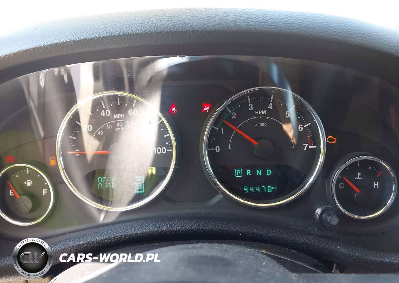 2017 Jeep Wrangler Unlimited Sahara VIN:1C4BJWEG5HL732147 - 7