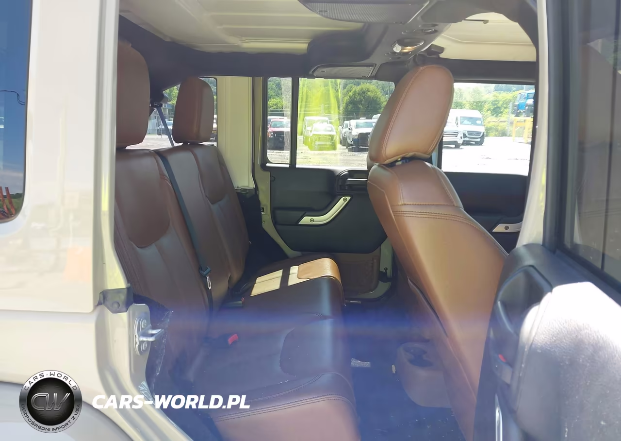 2017 Jeep Wrangler Unlimited Sahara VIN:1C4BJWEG5HL732147 - 8