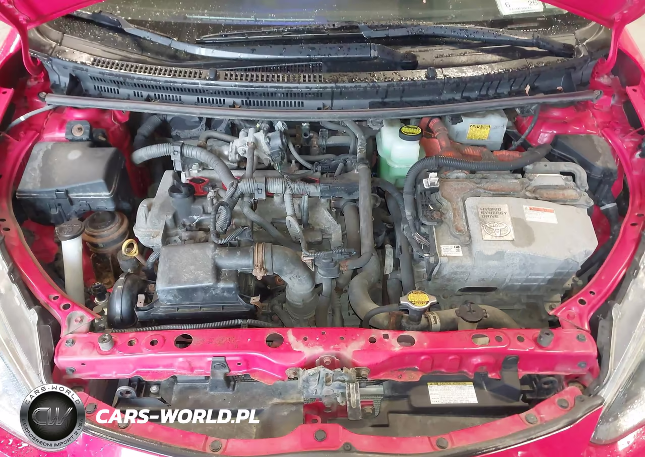 2015 Toyota Prius C Two VIN:JTDKDTB36F1100709 - 10