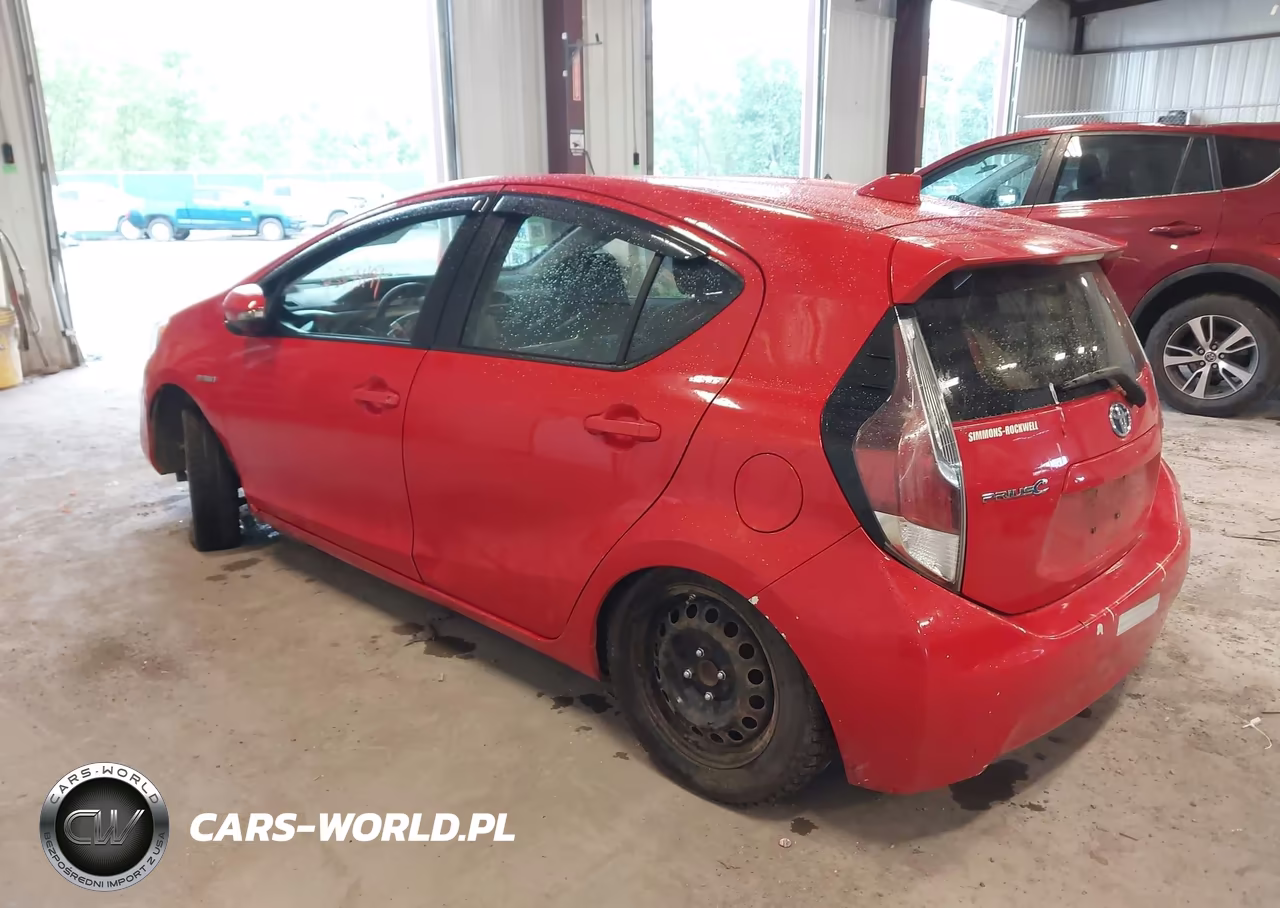 2015 Toyota Prius C Two VIN:JTDKDTB36F1100709 - 3