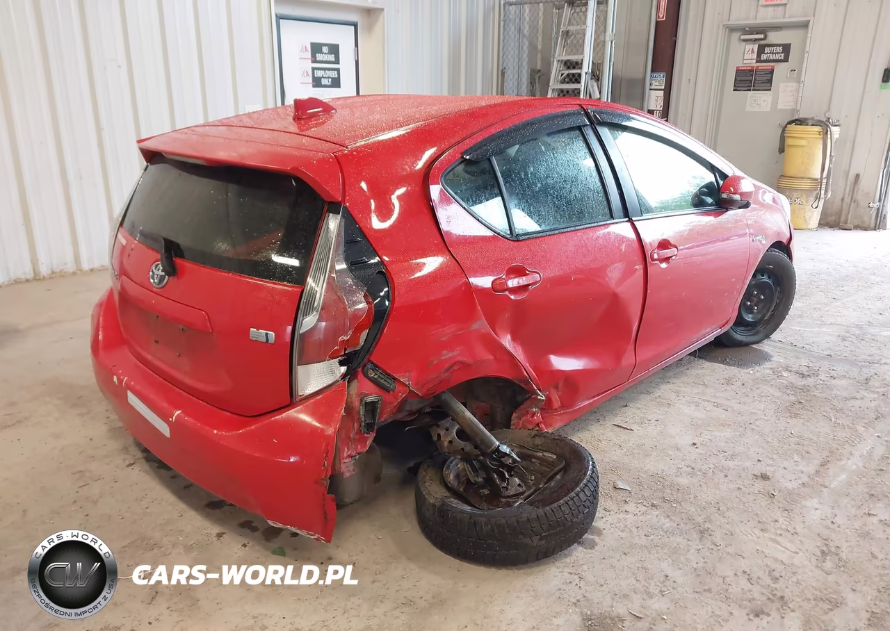 2015 Toyota Prius C Two VIN:JTDKDTB36F1100709 - 4