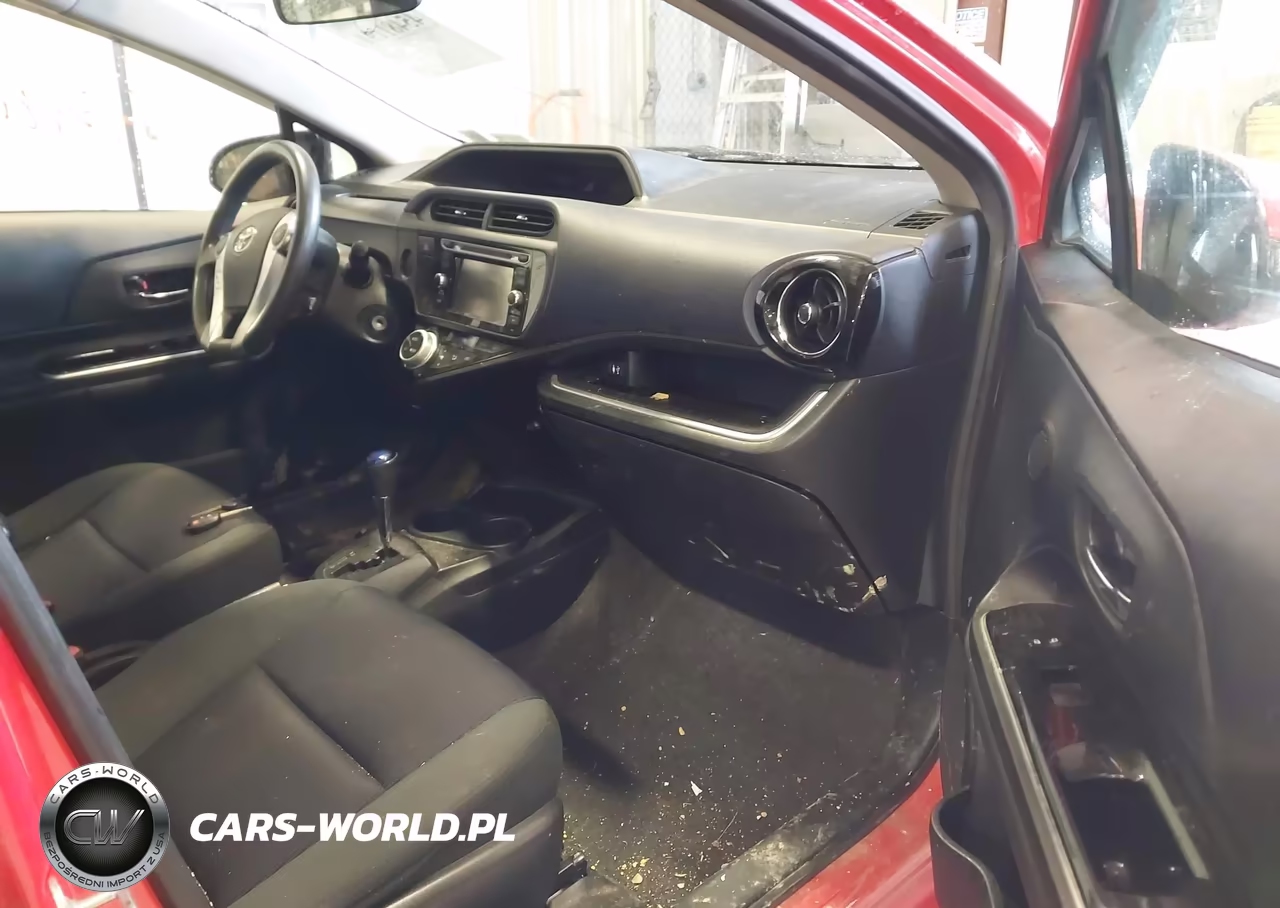 2015 Toyota Prius C Two VIN:JTDKDTB36F1100709 - 5