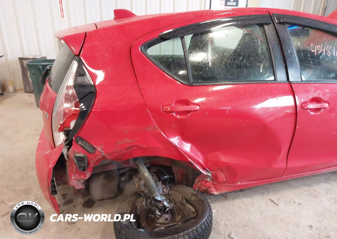 2015 Toyota Prius C Two VIN:JTDKDTB36F1100709 - 6