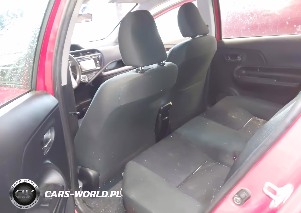 2015 Toyota Prius C Two VIN:JTDKDTB36F1100709 - 8