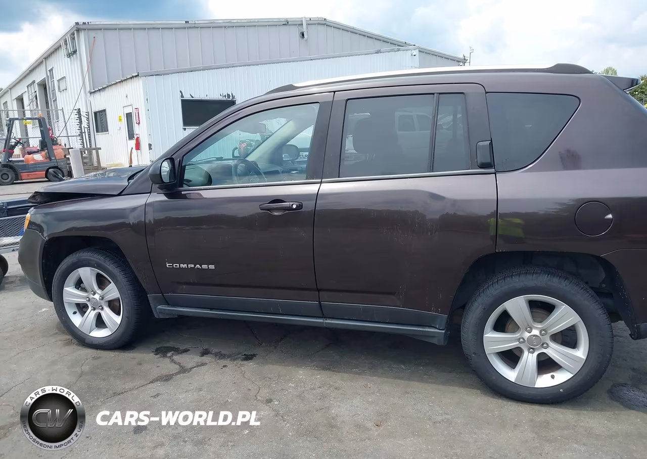 2014 Jeep Compass Sport VIN:1C4NJCBA8ED642332 - 14