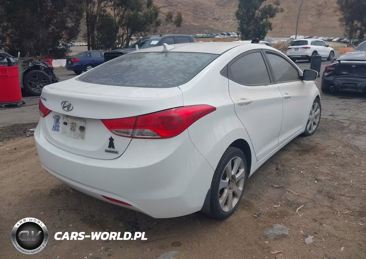 2013 Hyundai Elantra Limited VIN:5NPDH4AE8DH436471 - 4