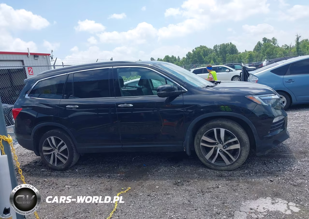 2017 Honda Pilot Elite VIN:5FNYF6H08HB100305 - 13