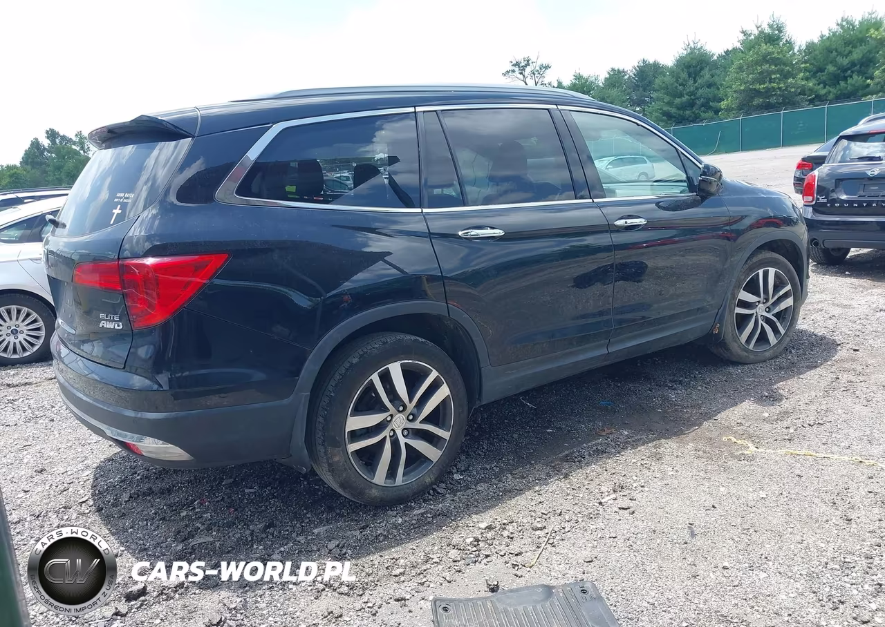 2017 Honda Pilot Elite VIN:5FNYF6H08HB100305 - 4