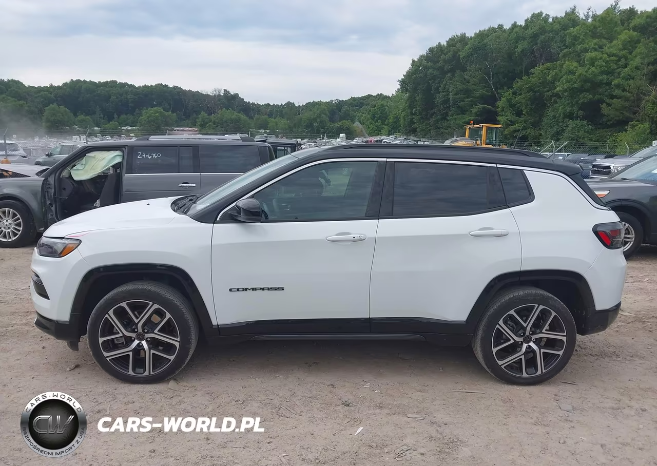 2025 Jeep Compass Limited 4X4 VIN:3C4NJDCNXST534484 - 14
