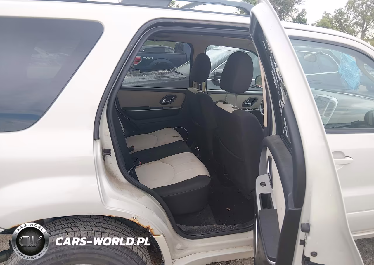 2007 Mercury Mariner Luxury VIN:4M2YU91157KJ12367 - 8