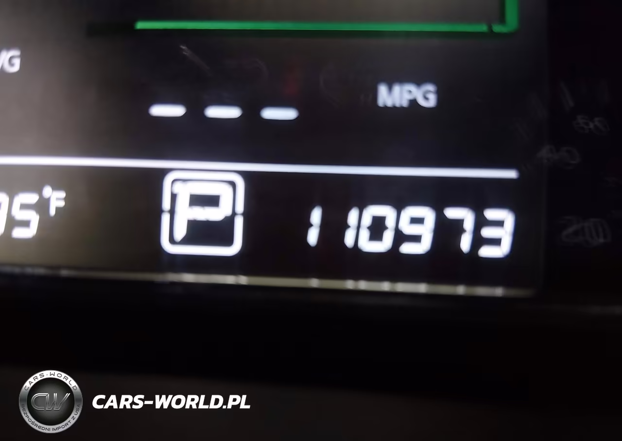 2015 Nissan Sentra Sr VIN:3N1AB7AP8FY240434 - 16