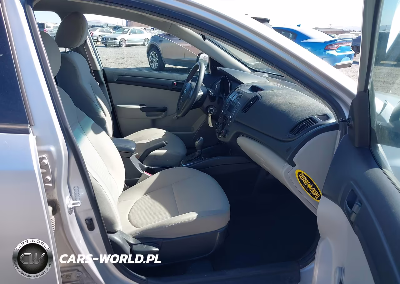2011 Kia Forte Lx VIN:KNAFT4A28B5359463 - 5