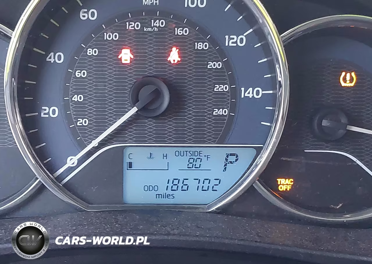 2015 Toyota Corolla Le Plus VIN:5YFBURHE6FP310864 - 15