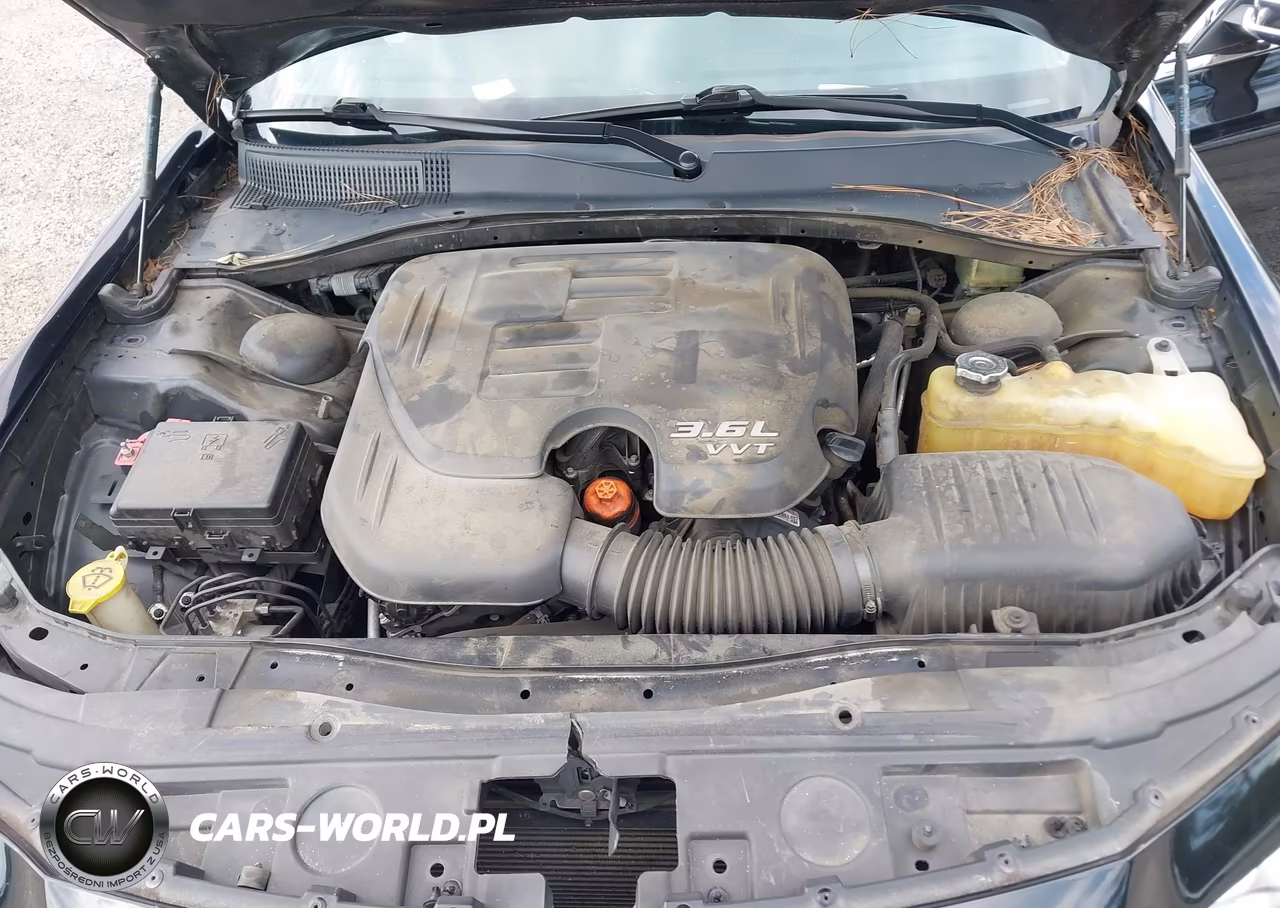 2019 Chrysler 300 Touring VIN:2C3CCAAG4KH612324 - 10