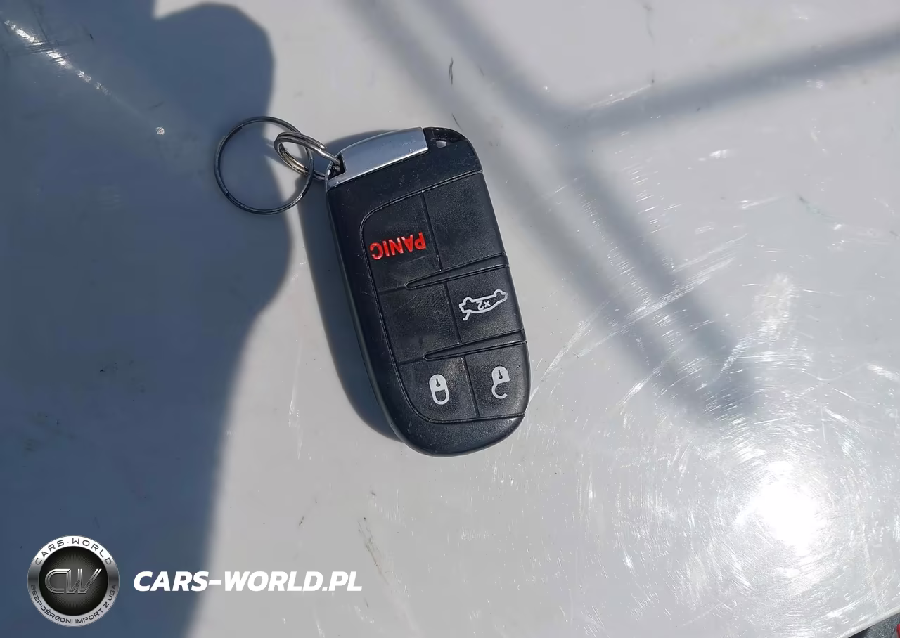 2019 Chrysler 300 Touring VIN:2C3CCAAG4KH612324 - 11