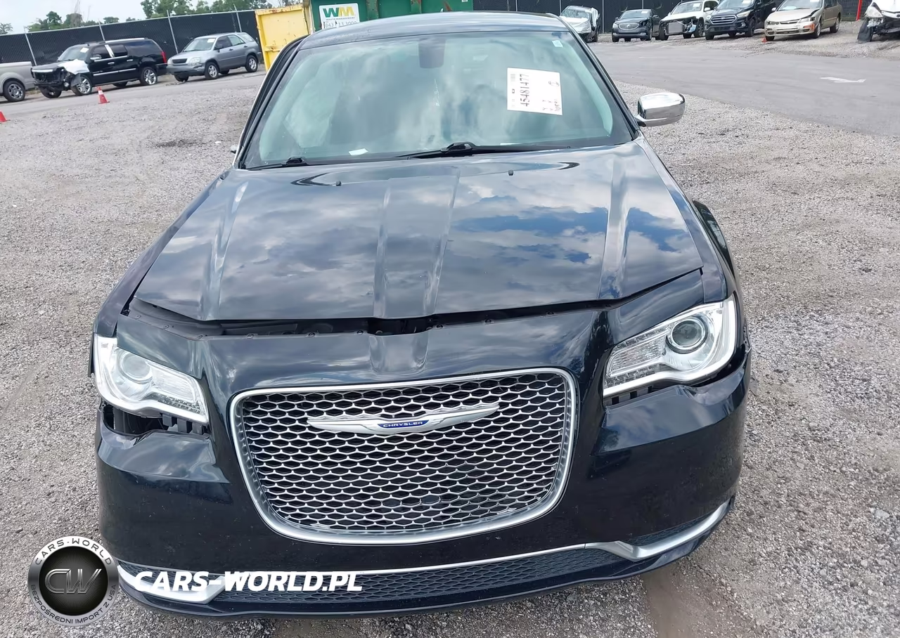 2019 Chrysler 300 Touring VIN:2C3CCAAG4KH612324 - 12