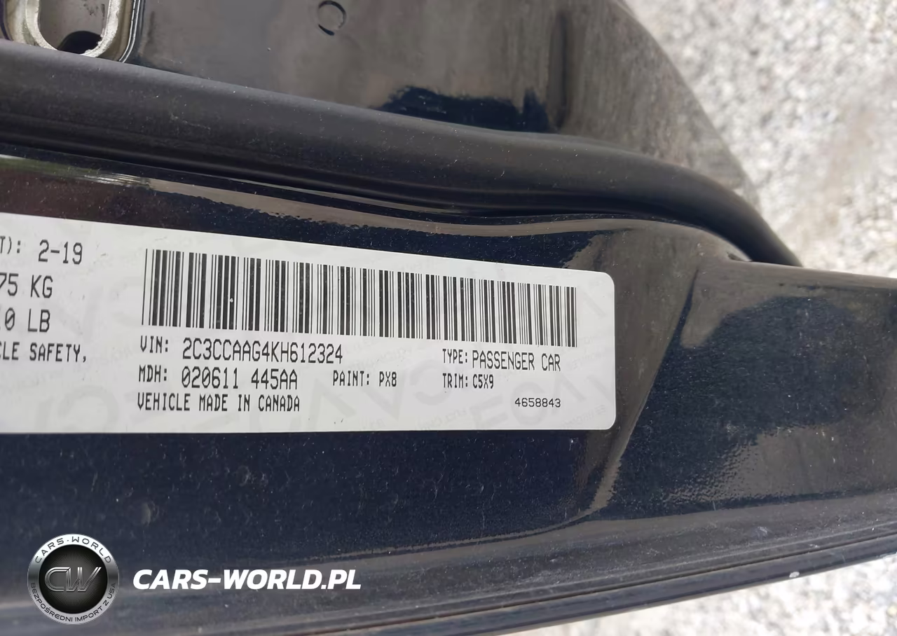 2019 Chrysler 300 Touring VIN:2C3CCAAG4KH612324 - 9