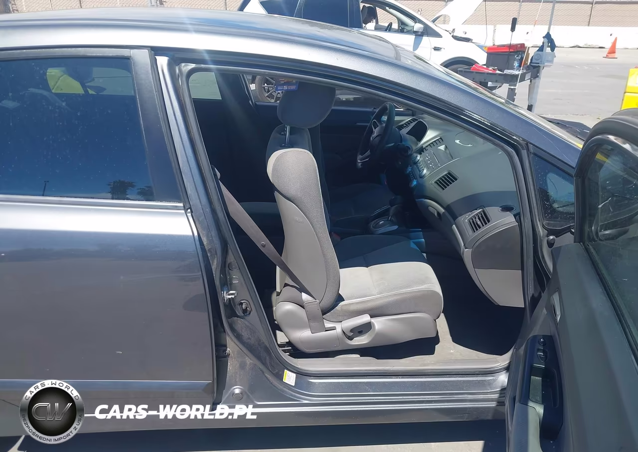 2010 Honda Civic Lx VIN:2HGFA1F5XAH330307 - 5