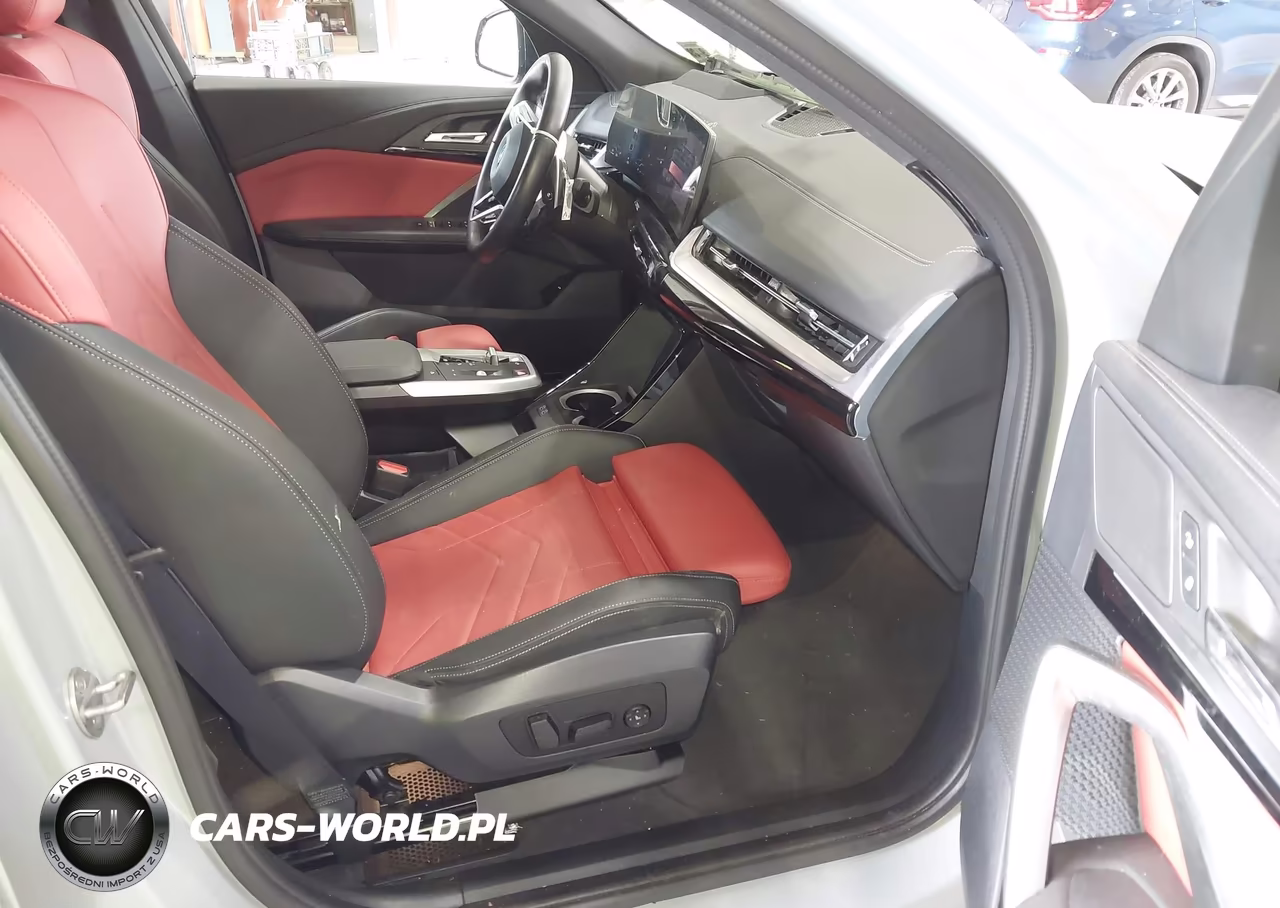 2025 BMW X2 xDrive28I VIN:WBX63GM04S5081646 - 5