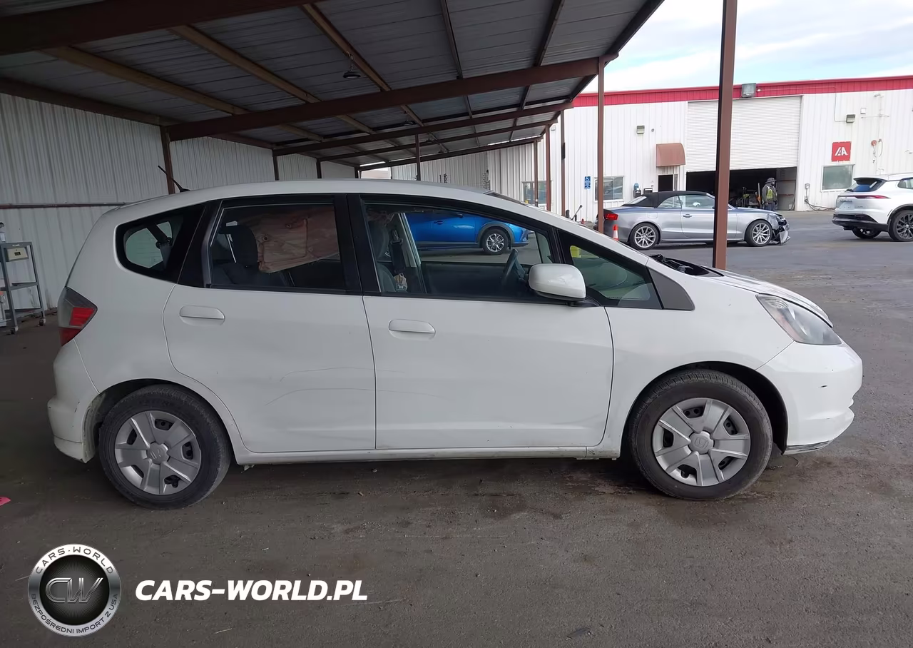 2013 Honda Fit VIN:JHMGE8G30DC047689 - 13