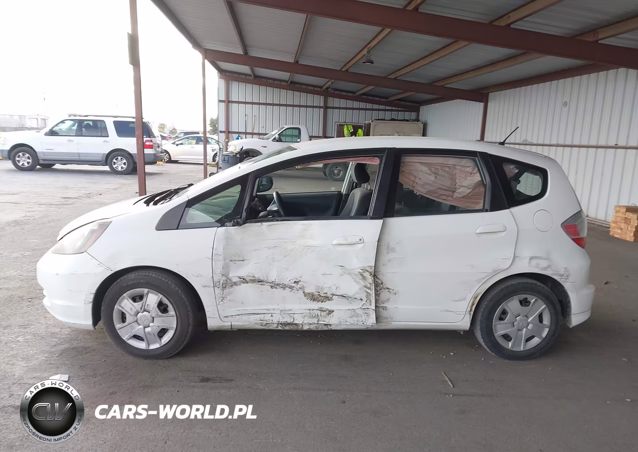 2013 Honda Fit VIN:JHMGE8G30DC047689 - 14
