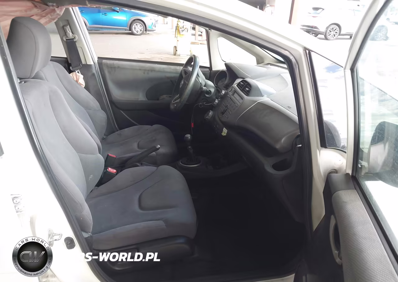 2013 Honda Fit VIN:JHMGE8G30DC047689 - 5