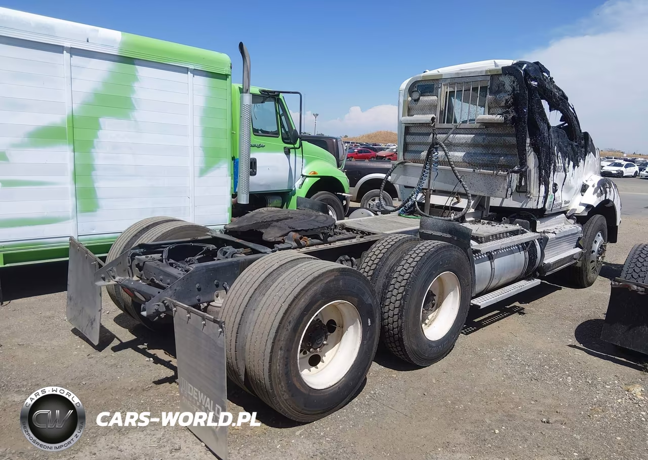 2016 Kenworth Construction T880 VIN:1XKZDP9X9GJ131733 - 4