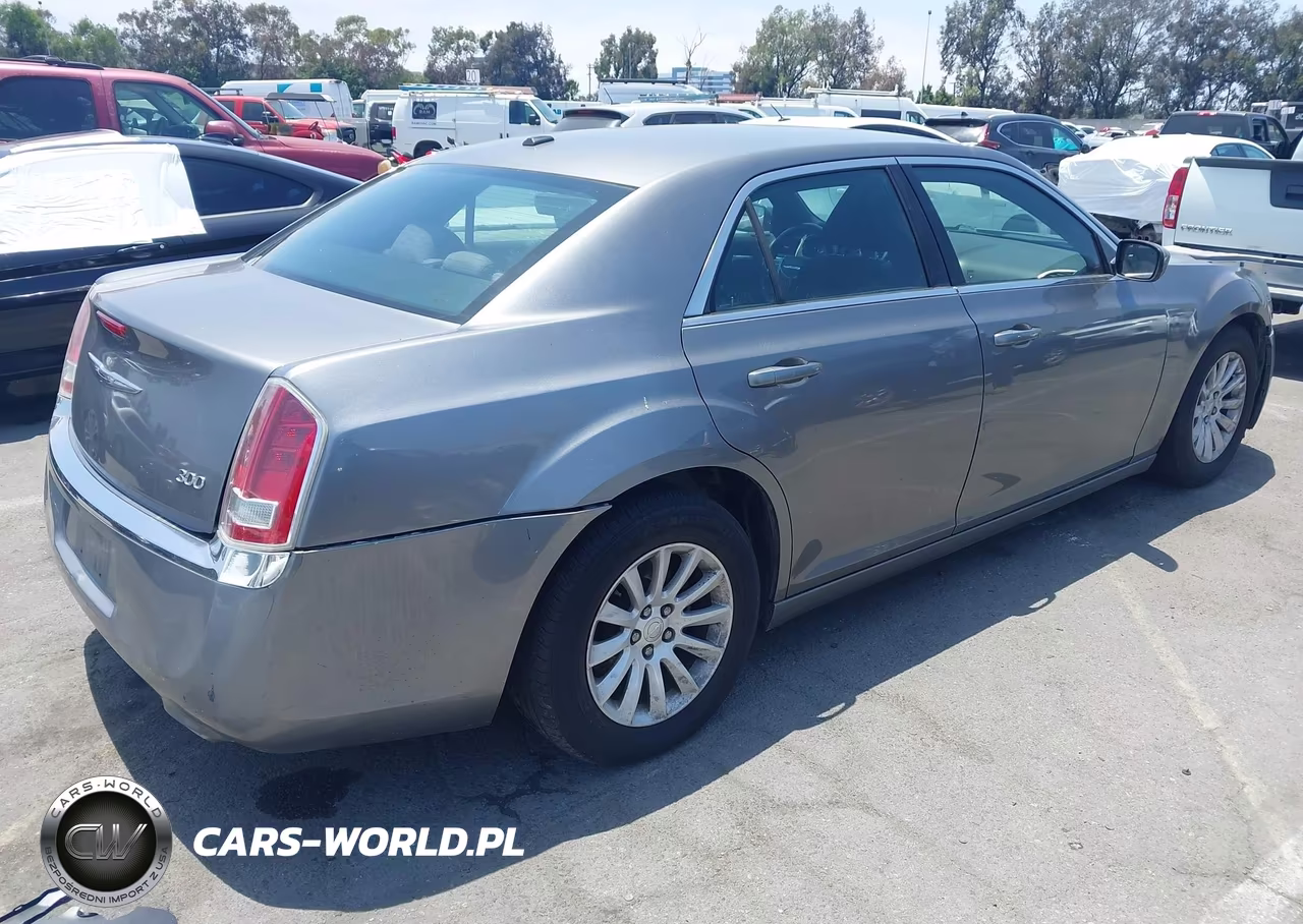 2012 Chrysler 300 VIN:2C3CCAAG6CH135123 - 4