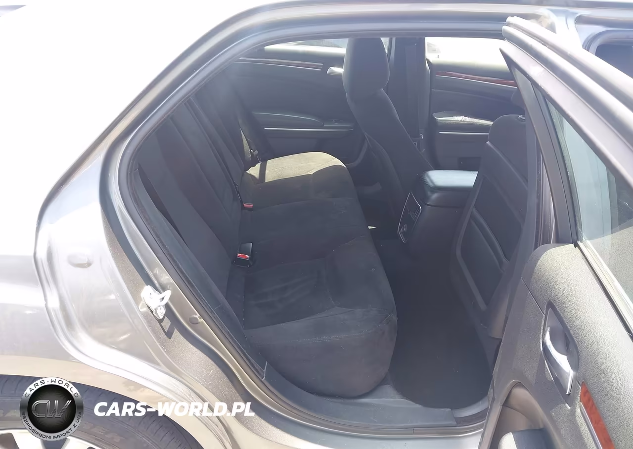 2012 Chrysler 300 VIN:2C3CCAAG6CH135123 - 8