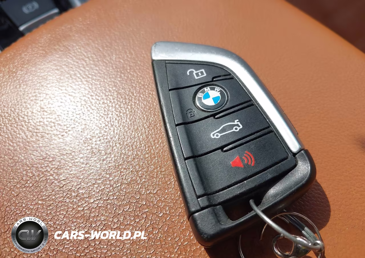 2018 BMW X3 xDrive30I VIN:5UXTR9C53JLD65711 - 11