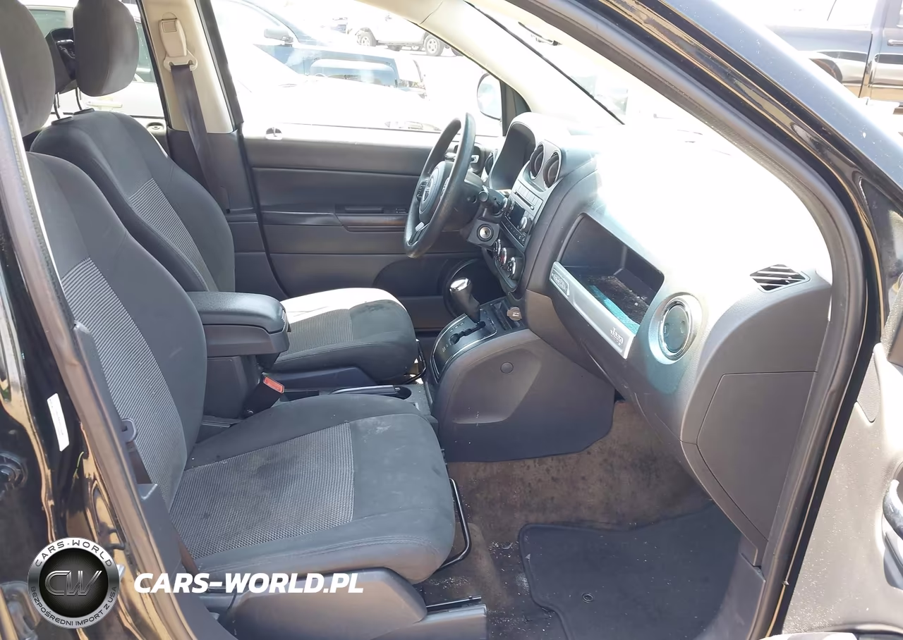 2017 Jeep Compass Sport VIN:1C4NJCBA2HD124446 - 5