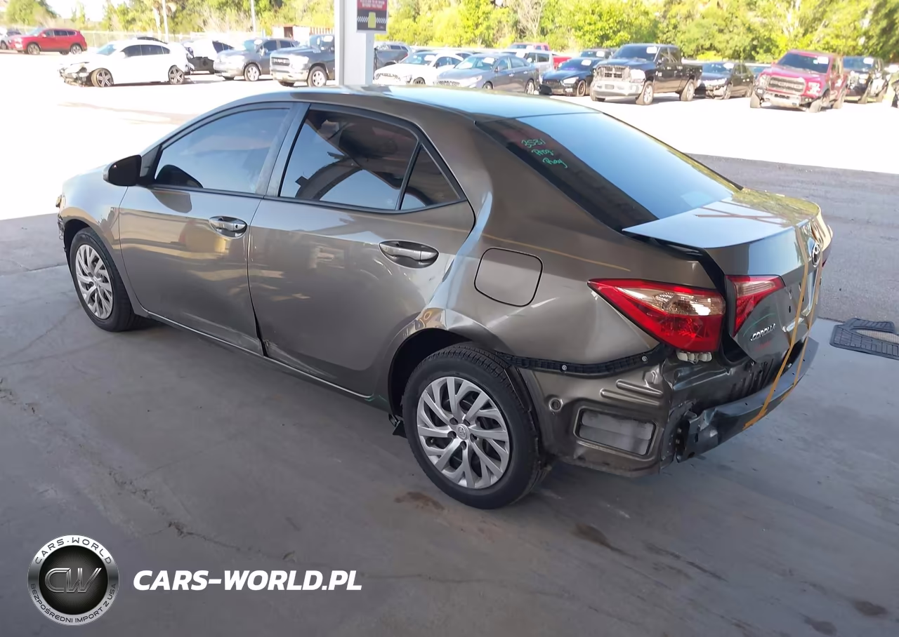 2017 Toyota Corolla Le VIN:2T1BURHE4HC859384 - 3