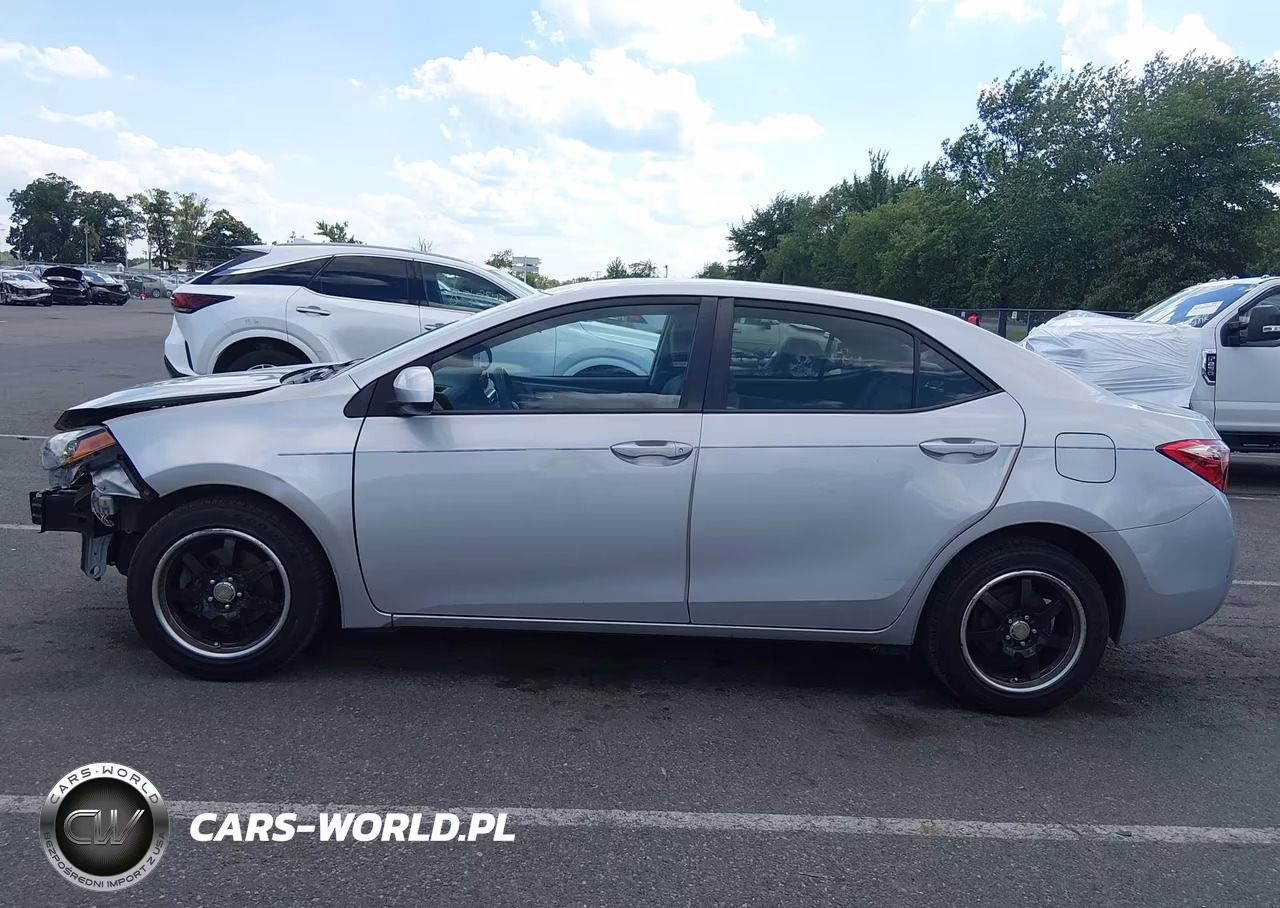 2017 Toyota Corolla Le VIN:2T1BURHE7HC868306 - 14
