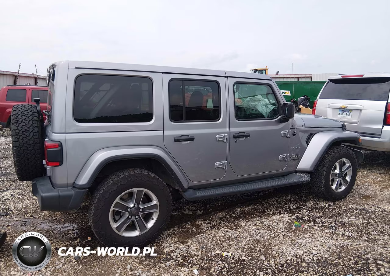 2018 Jeep Wrangler Unlimited Sahara 4X4 VIN:1C4HJXEN9JW261199 - 14