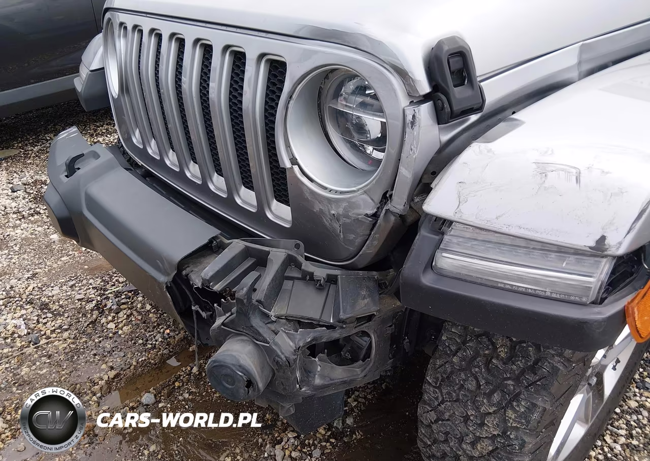2018 Jeep Wrangler Unlimited Sahara 4X4 VIN:1C4HJXEN9JW261199 - 6