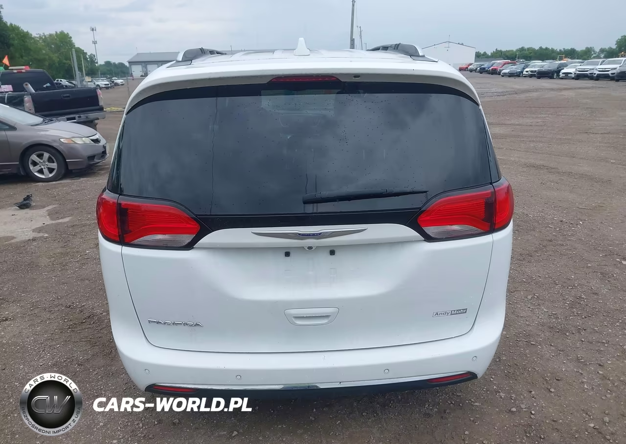 2019 Chrysler Pacifica Touring L VIN:2C4RC1BG6KR626188 - 16