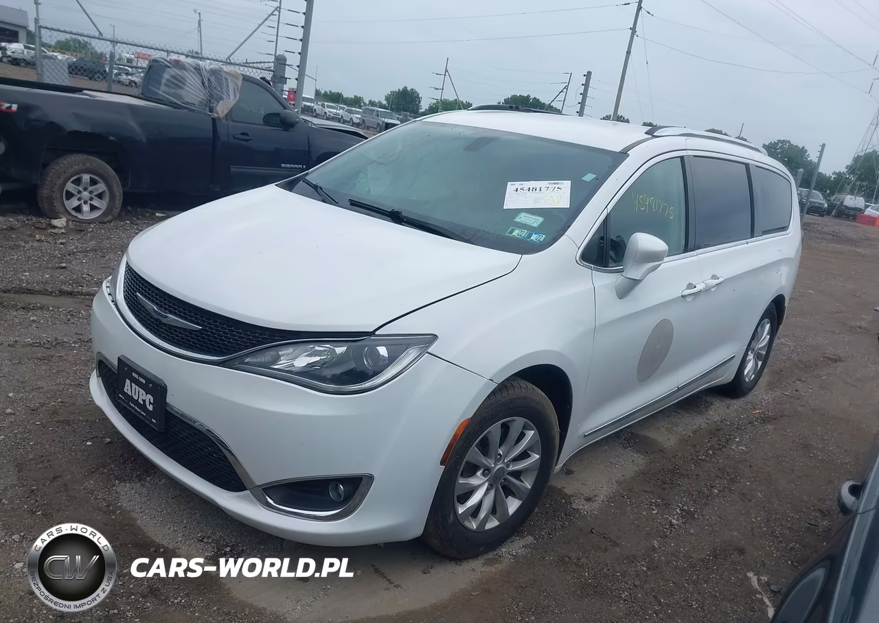 2019 Chrysler Pacifica Touring L VIN:2C4RC1BG6KR626188 - 2