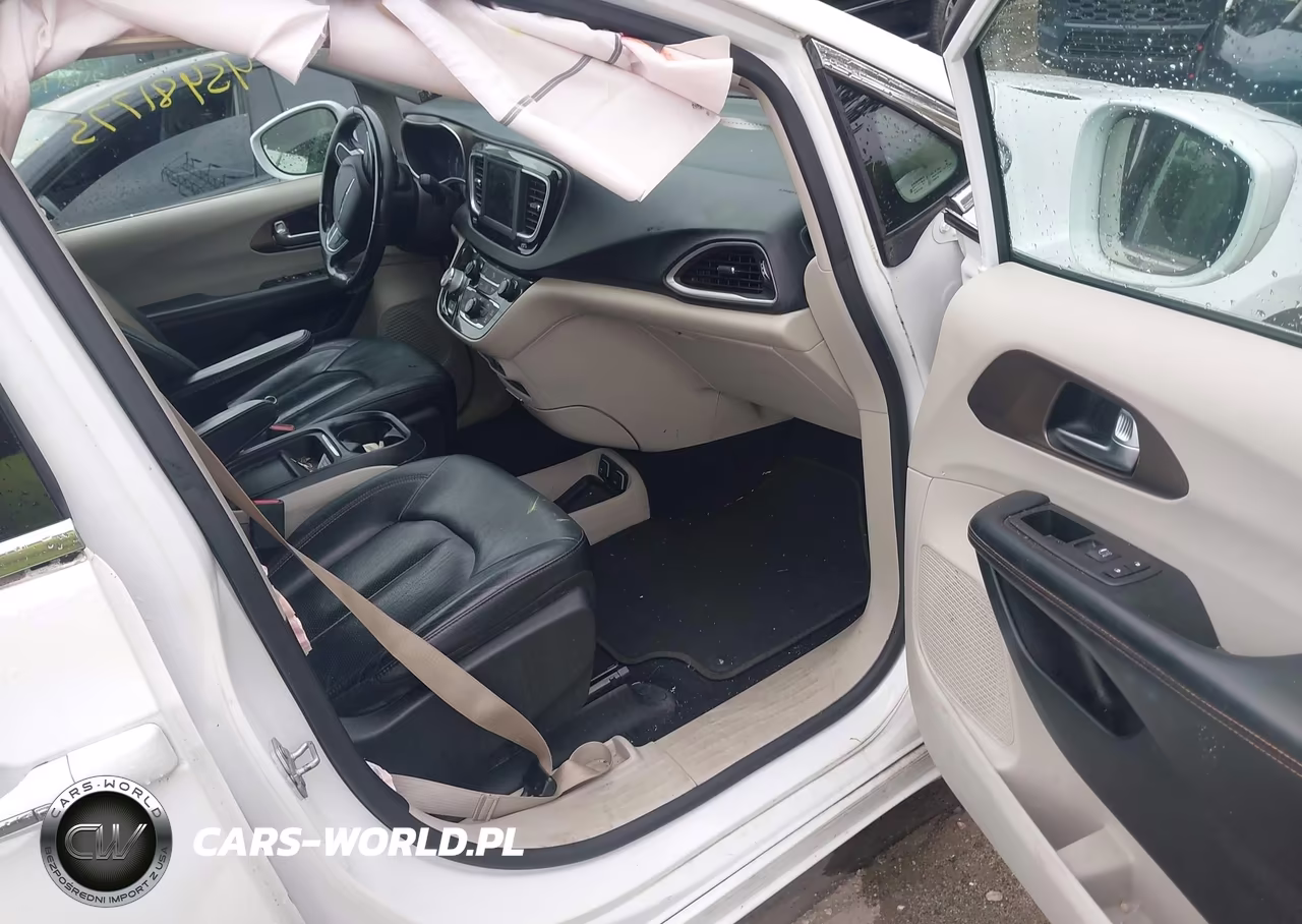 2019 Chrysler Pacifica Touring L VIN:2C4RC1BG6KR626188 - 5