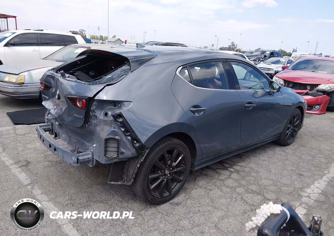 2020 Mazda 3 Premium VIN:JM1BPANM1L1167942 - 4