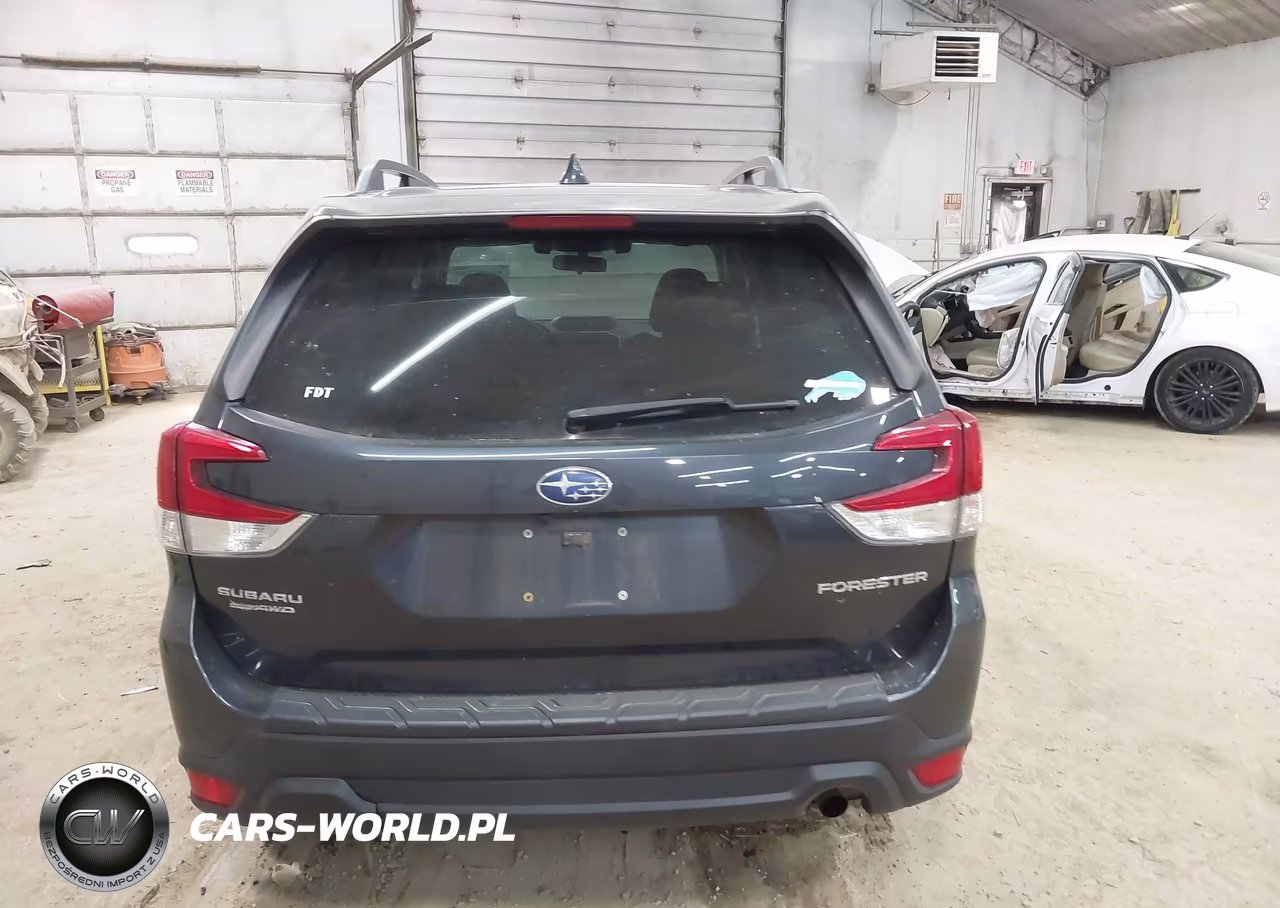2019 Subaru Forester Premium VIN:JF2SKAEC3KH411345 - 16