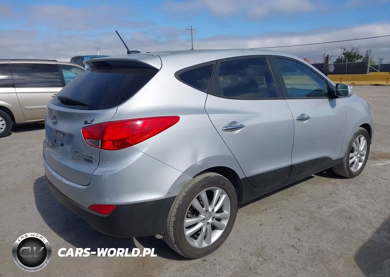 2010 Hyundai Tucson Limited VIN:KM8JU3AC6AU012811 - 4