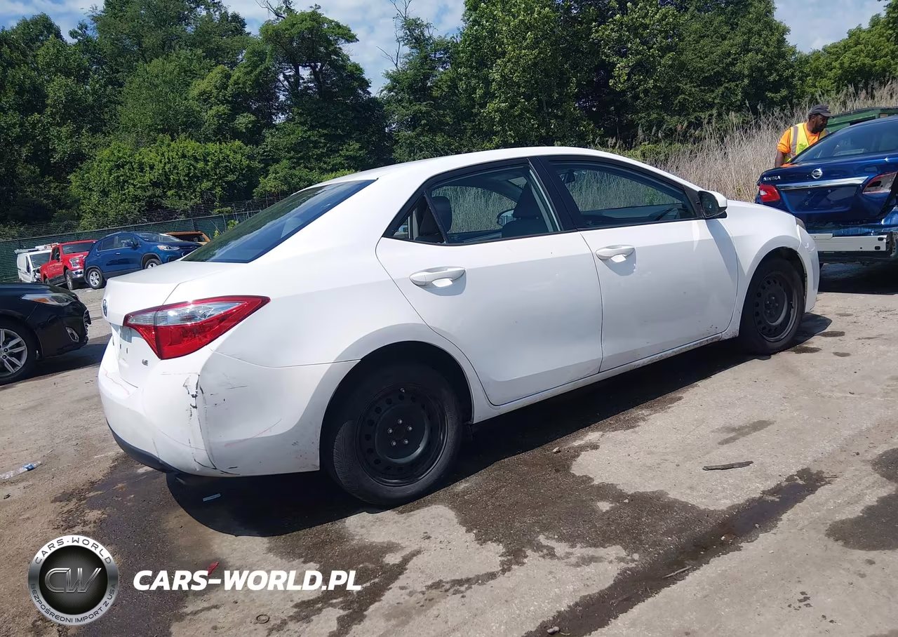 2015 Toyota Corolla Le VIN:2T1BURHE6FC455306 - 4