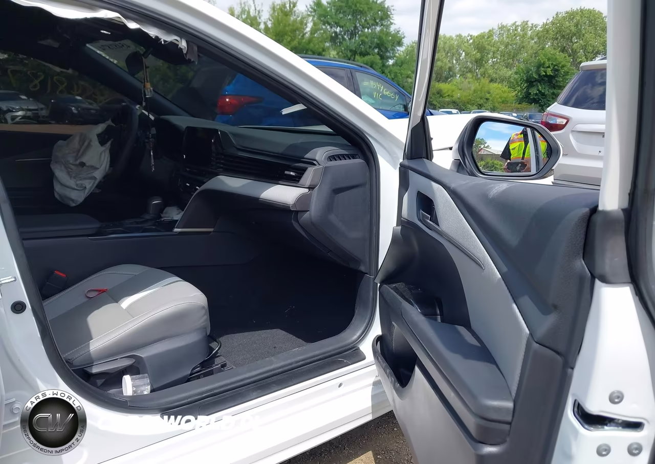 2025 Toyota Camry Se VIN:4T1DBADK2SU539384 - 5