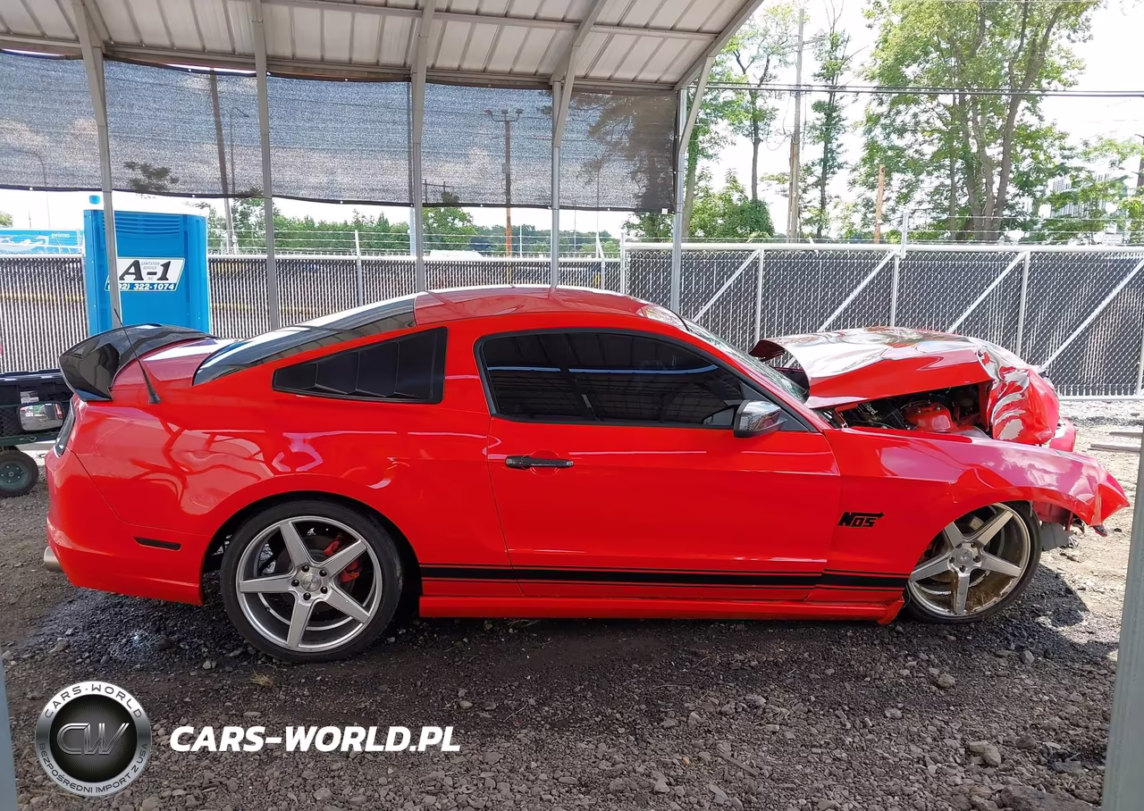 2014 Ford Mustang V6-V6 Premium VIN:1ZVBP8AM1E5239746 - 13