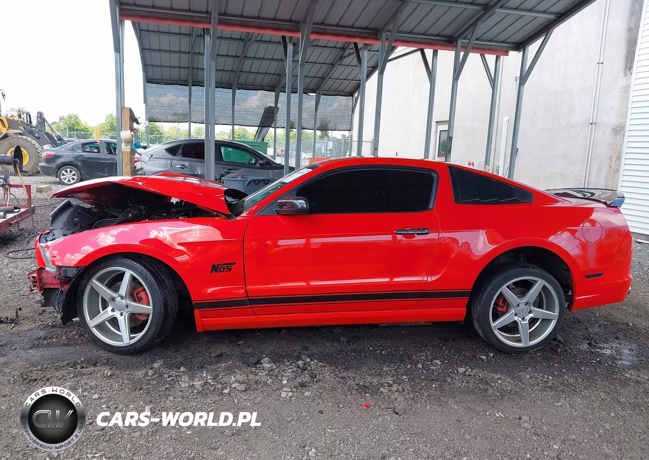 2014 Ford Mustang V6-V6 Premium VIN:1ZVBP8AM1E5239746 - 14