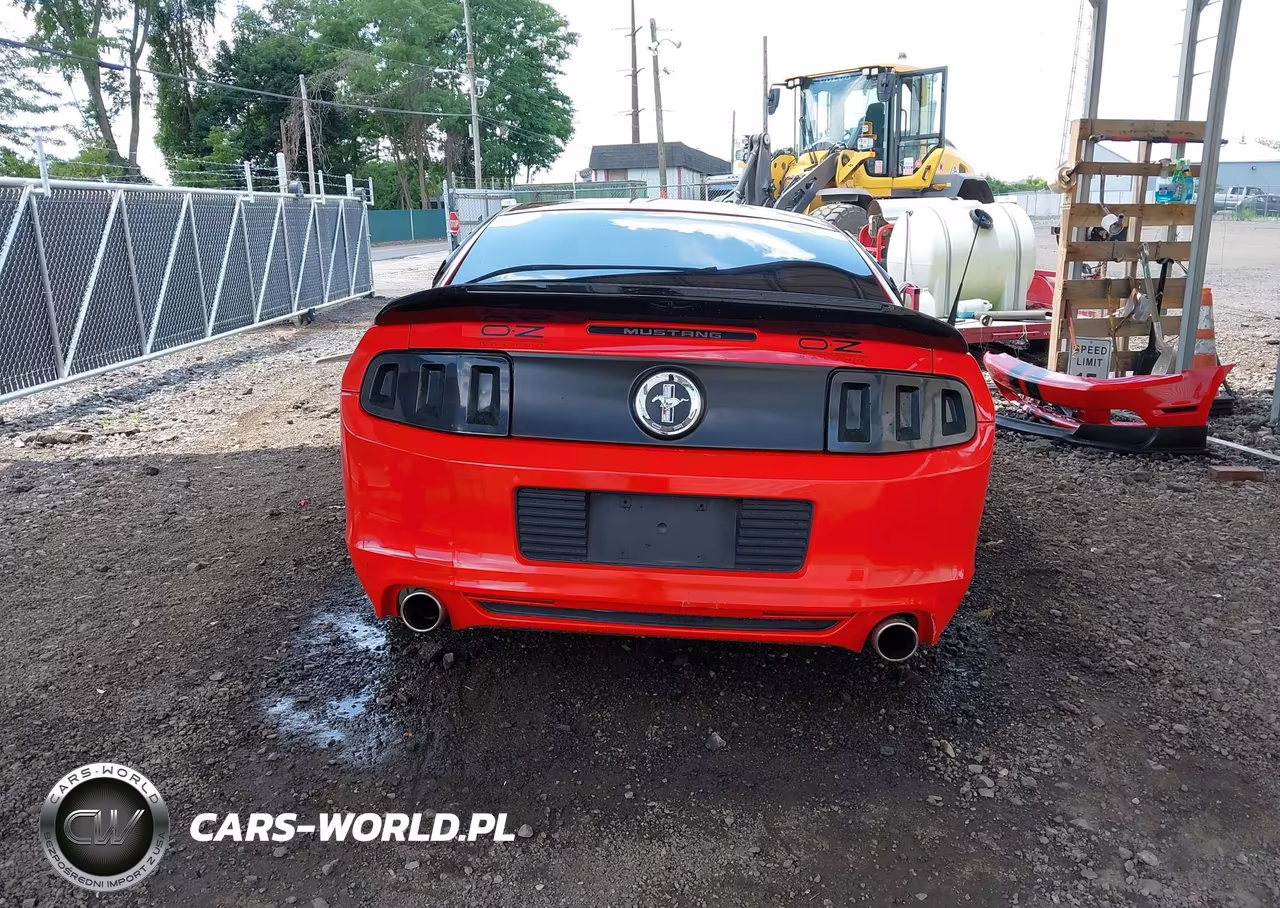2014 Ford Mustang V6-V6 Premium VIN:1ZVBP8AM1E5239746 - 16