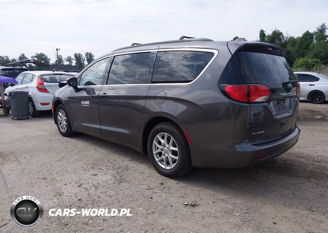 2020 Chrysler Voyager Lxi VIN:2C4RC1DG9LR181976 - 3