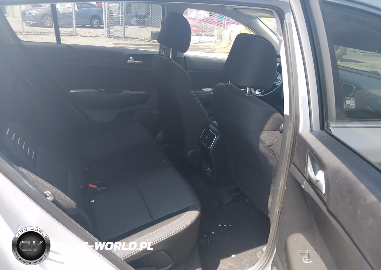 2018 Kia Sportage Lx VIN:KNDPM3AC9J7390389 - 8