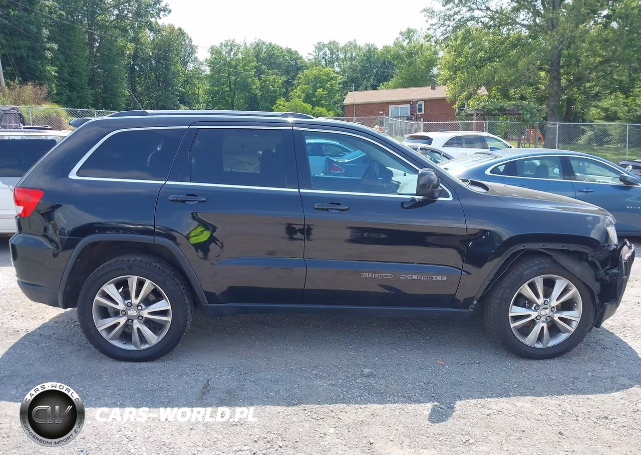 2013 Jeep Grand Cherokee Laredo VIN:1C4RJFAG0DC560947 - 13